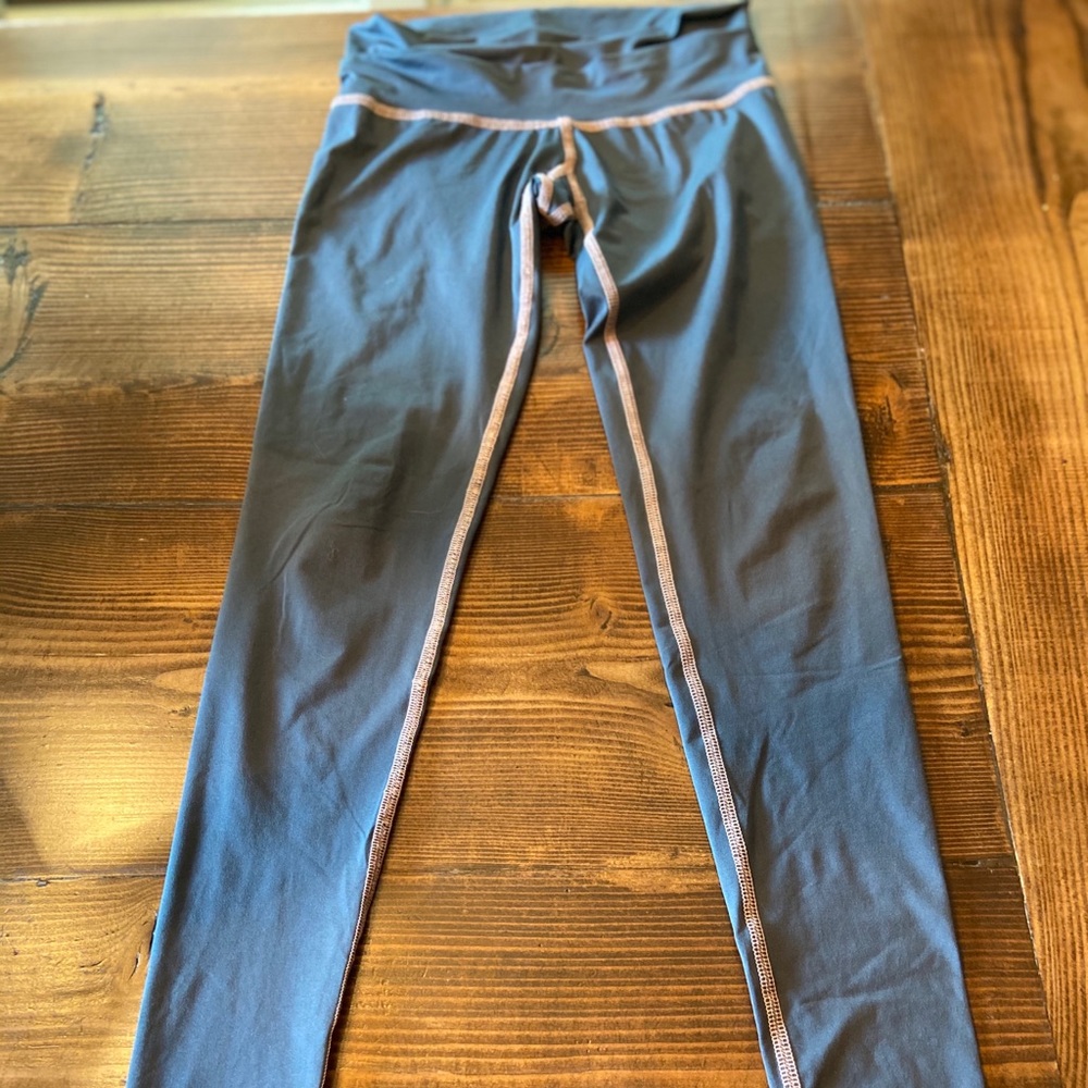 Teeki brand grey tight